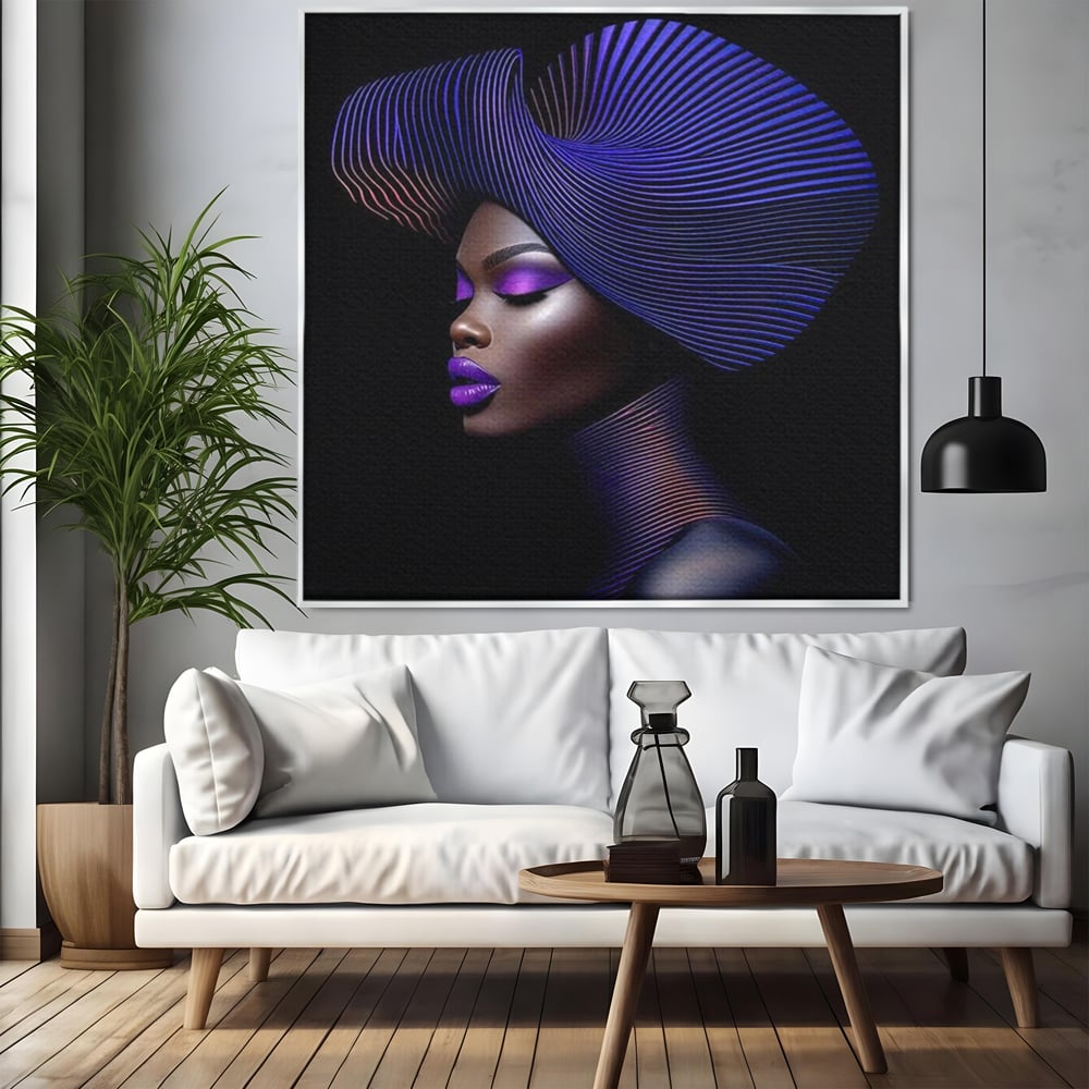 Tablou canvas cu portret digital de femeie cu fusta plisata, in rama de aluminiu argintiu, pe perete intr-un living